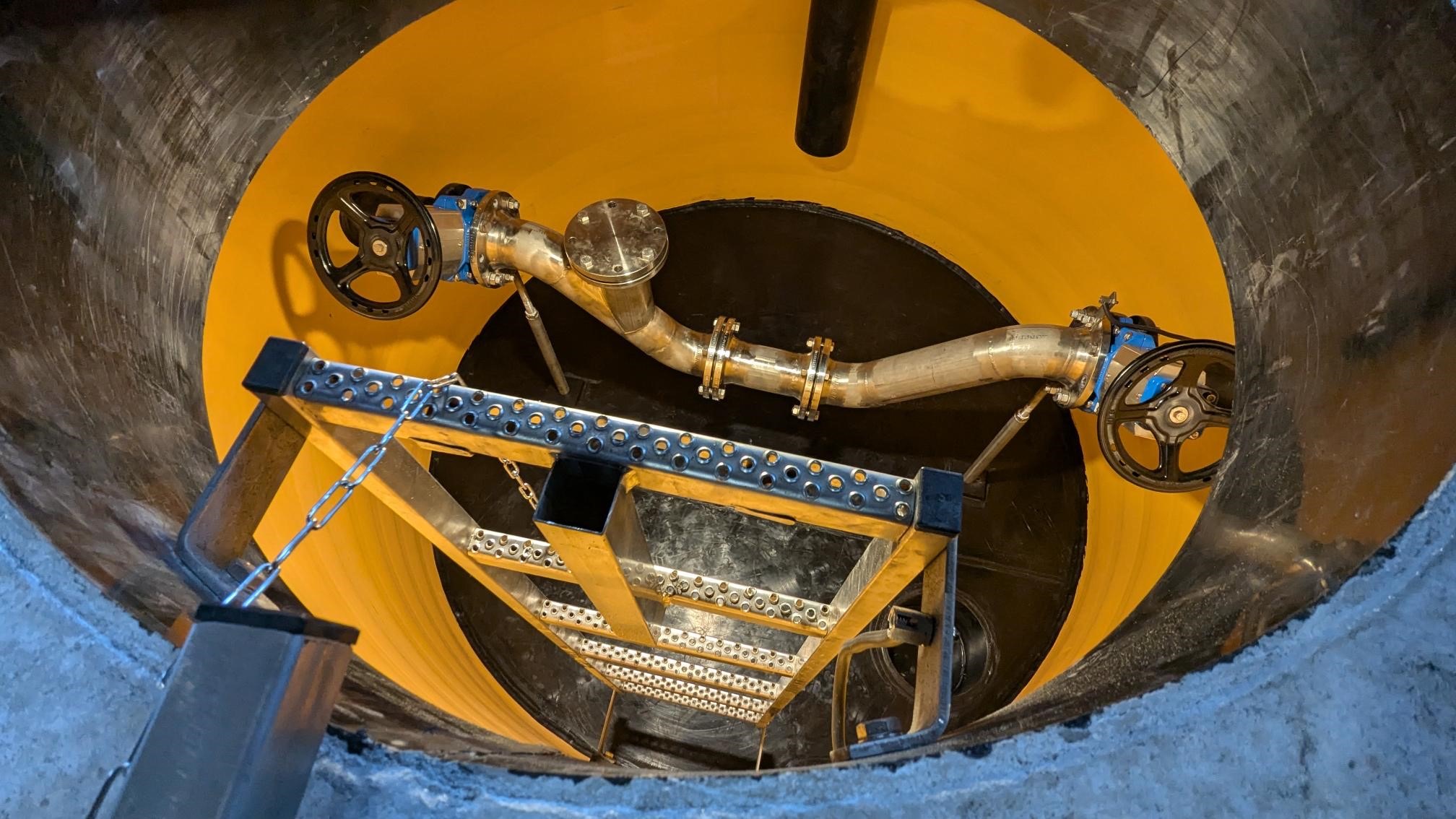 Referenz Vorlagebehälter belüftet Delbrück PE-HD Schacht liegend 10 Messschacht