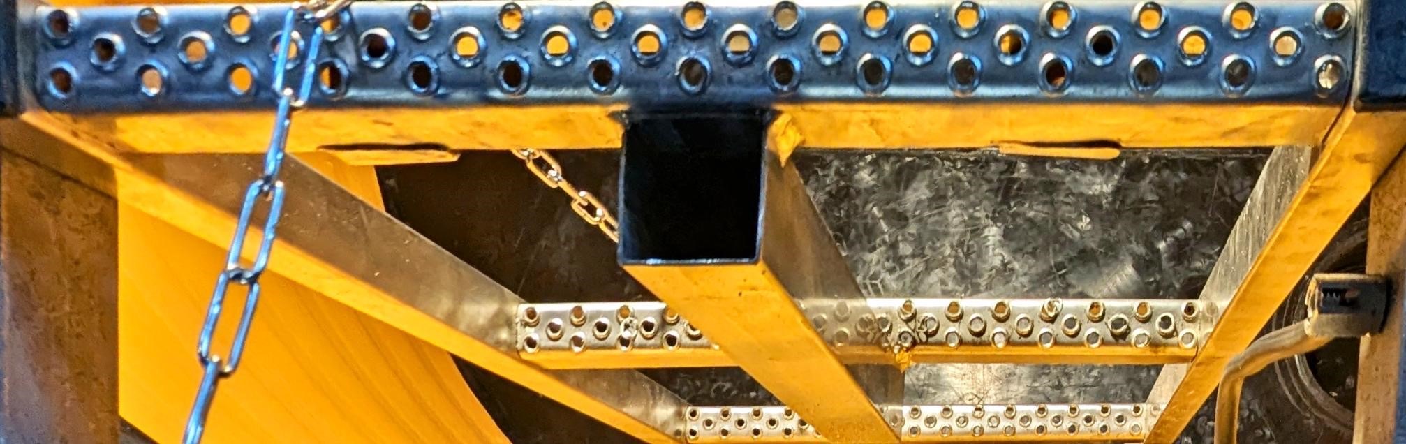 Referenz Vorlagebehälter belüftet Delbrück PE-HD Schacht liegend 5 Leiter im Schachteinstieg