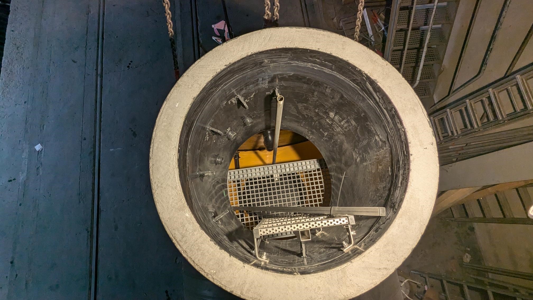 Referenz Vorlagebehälter belüftet Delbrück PE-HD Schacht liegend 8 Schachteinstieg Podest